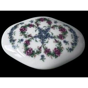 Heritage House 1985 Trinket Music Box Songs of Love 'As Time Goes By' Procelain